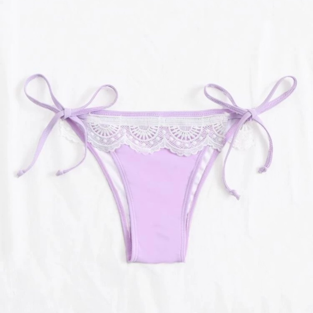 3/$15 Shein Lavender & Lace Bikini Bottom 💜